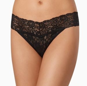 Women's NWT Soma Lace Thongs